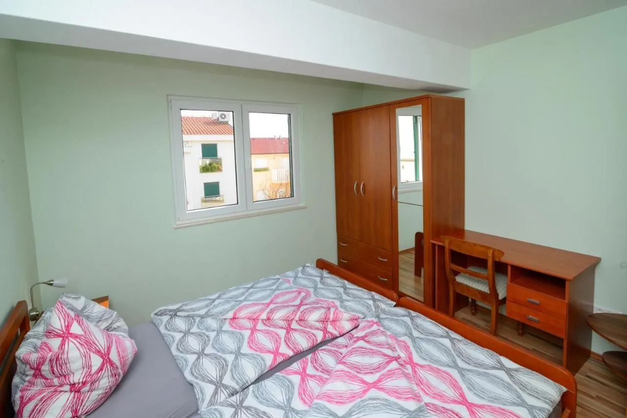 Villa Miki Trogir 0*,