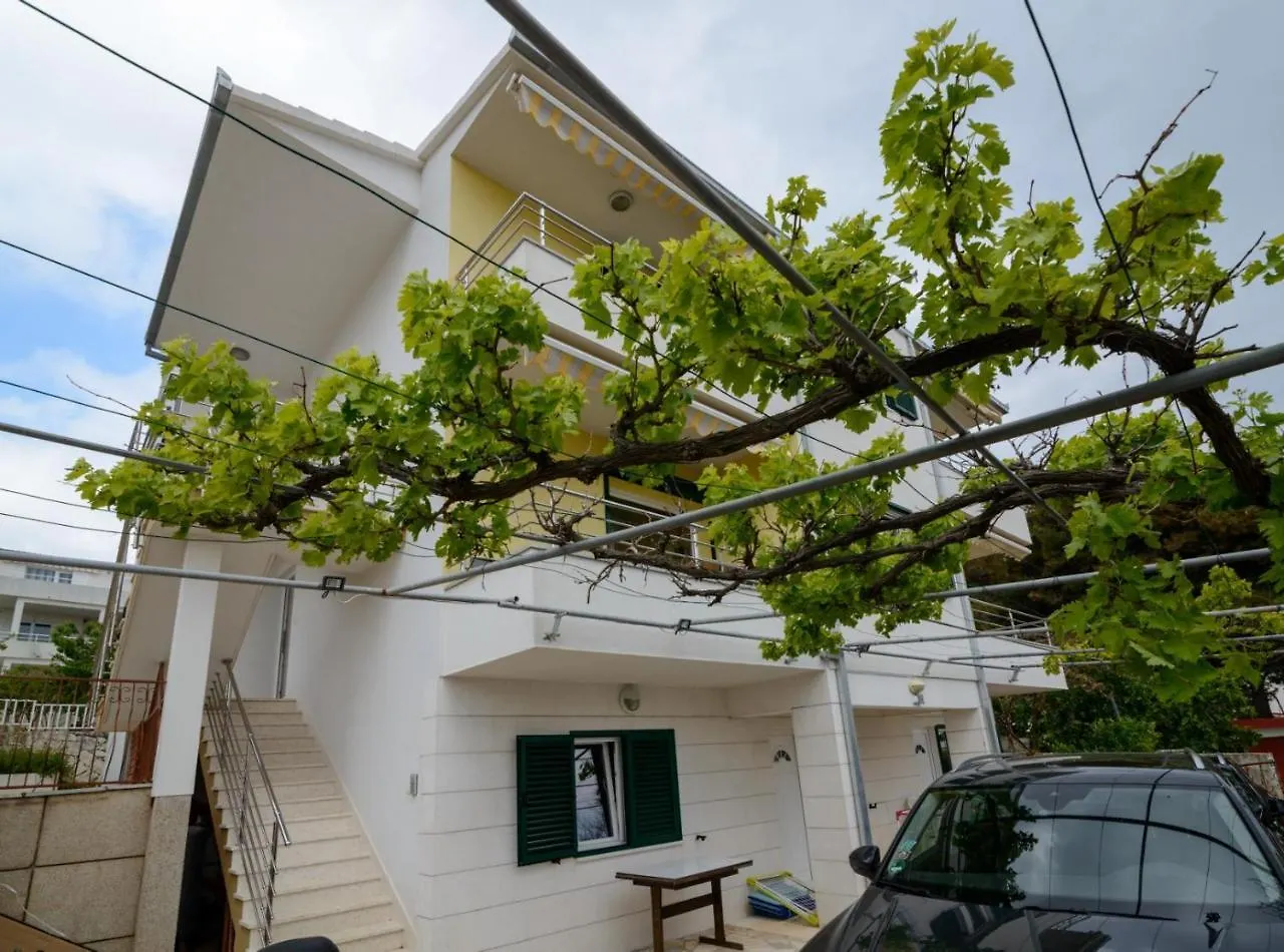 Villa Miki Trogir 0*,